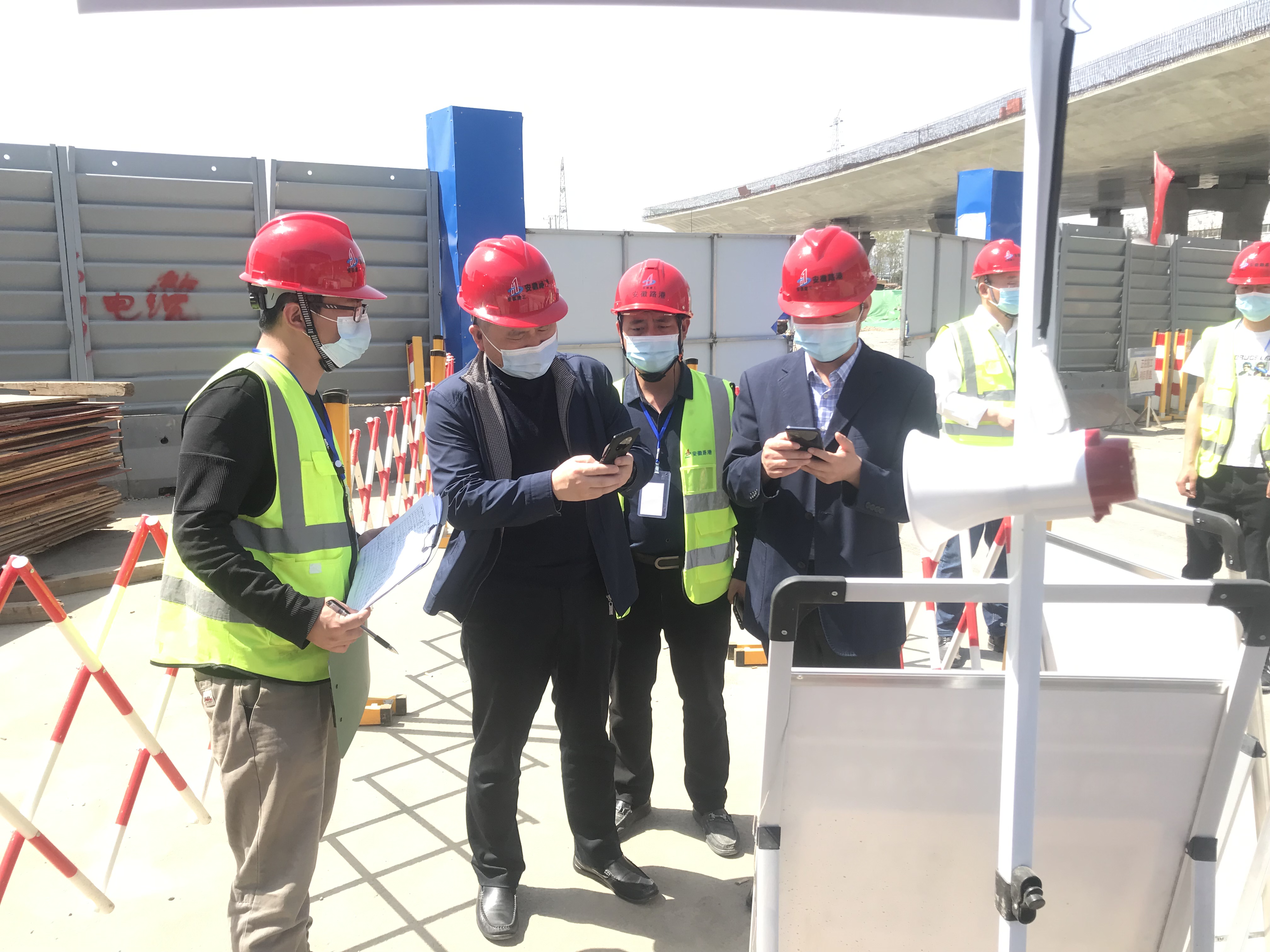23（公司黨委副書(shū)記、總經(jīng)理錢(qián)葉琳赴項目一線(xiàn)調研）.JPG